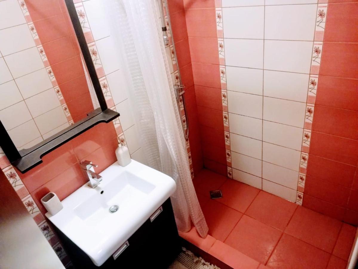 Unirea Cozy Studio Apartment Bucharest Exterior photo